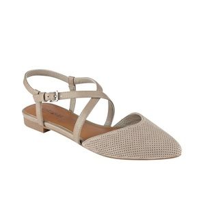 NWT Taupe small-heeled flats